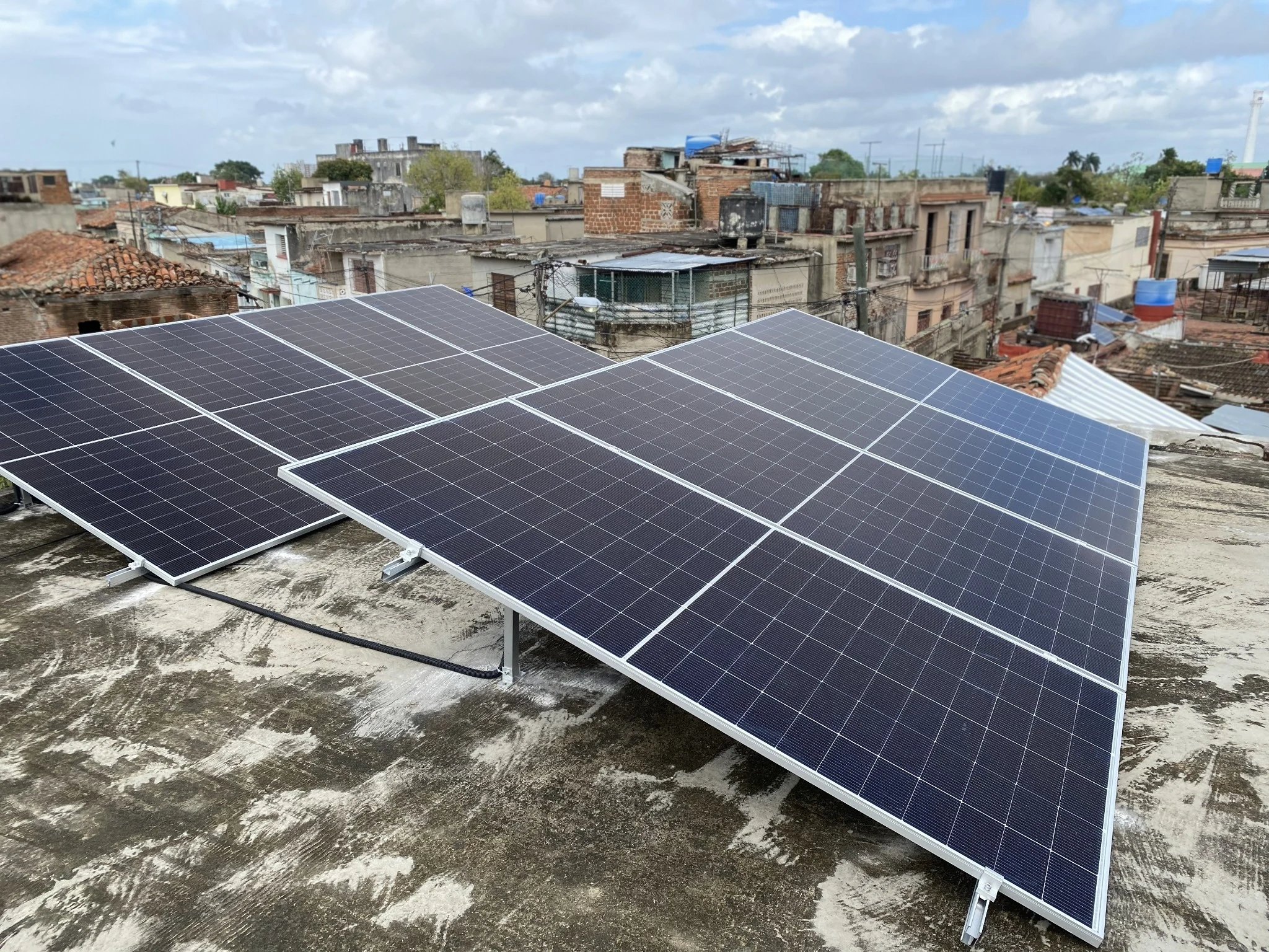 Protección eléctrica, almacenamiento y control — integración del sistema Renova